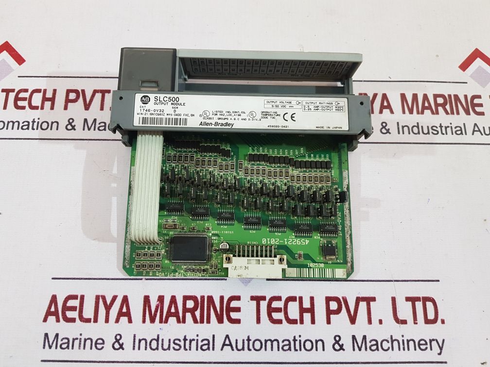 ALLEN-BRADLEY SLC500 1746-OV32 OUTPUT MODULE 1746-OV32/1746-0V32