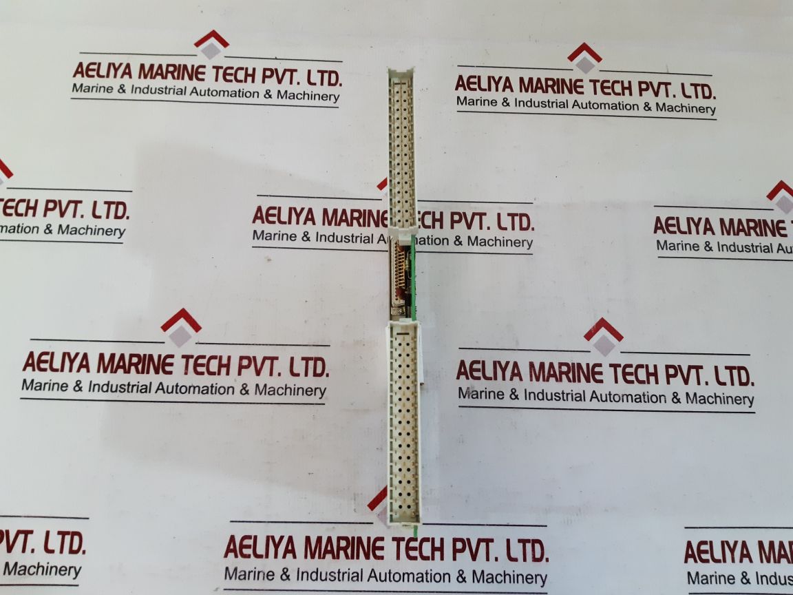 SIEMENS SIMATIC 6ES5300-3AB11I/O MODULE