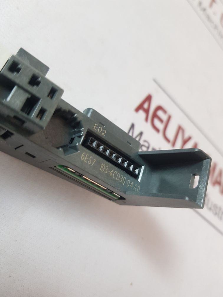 SIEMENS SIMATIC TM-P15C23-A0 TERMINAL MODULE 6ES7 193-4CD30-0AA0