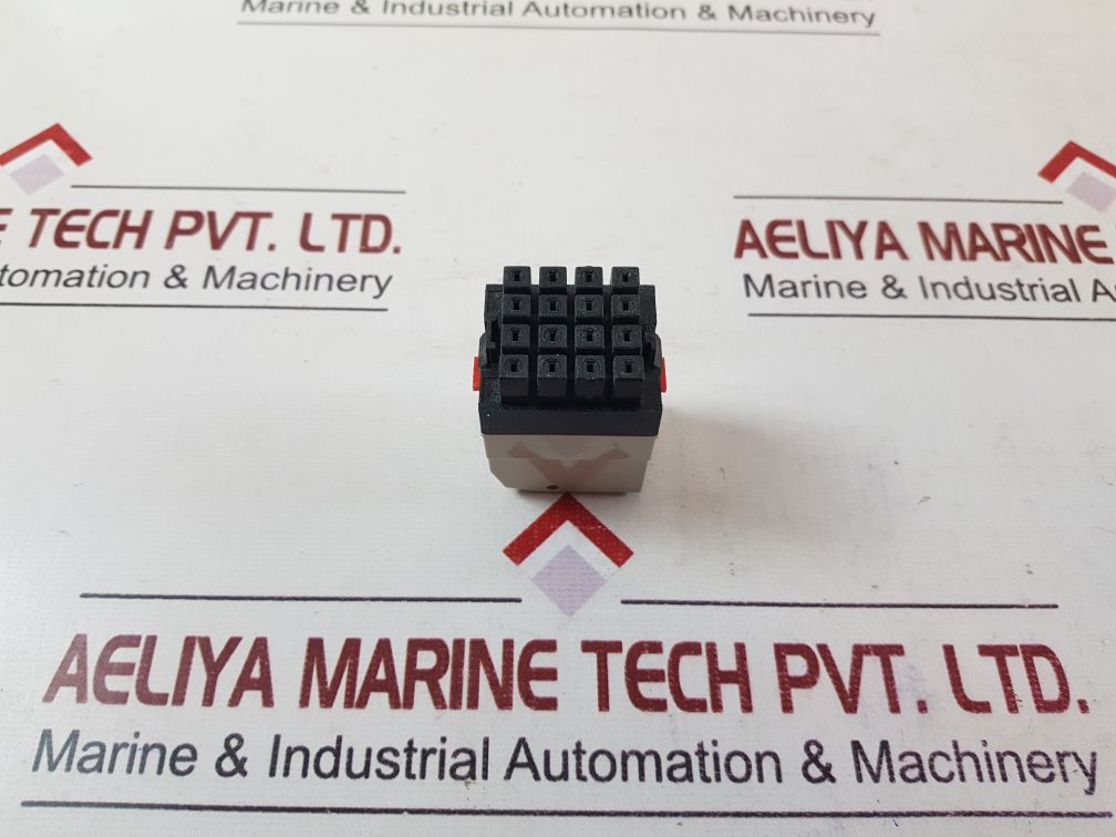 TELEMECANIQUE RHN 41 RELAY