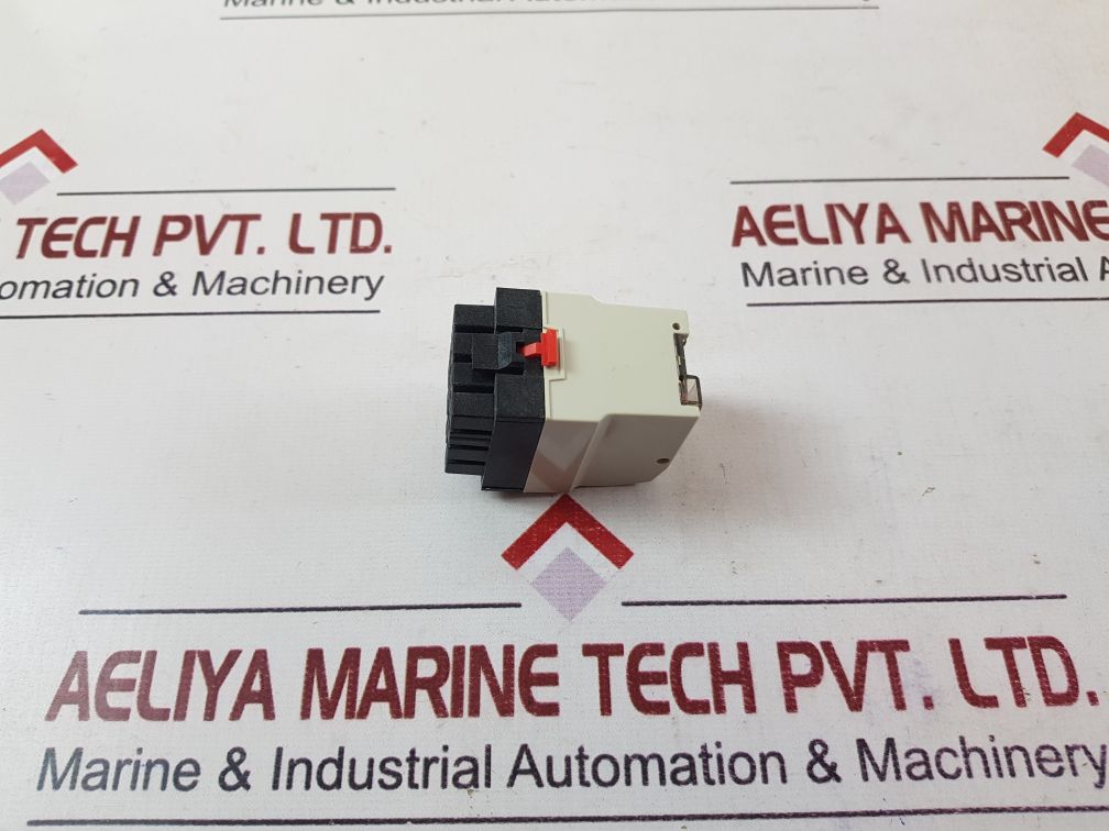 TELEMECANIQUE RHN 41 RELAY