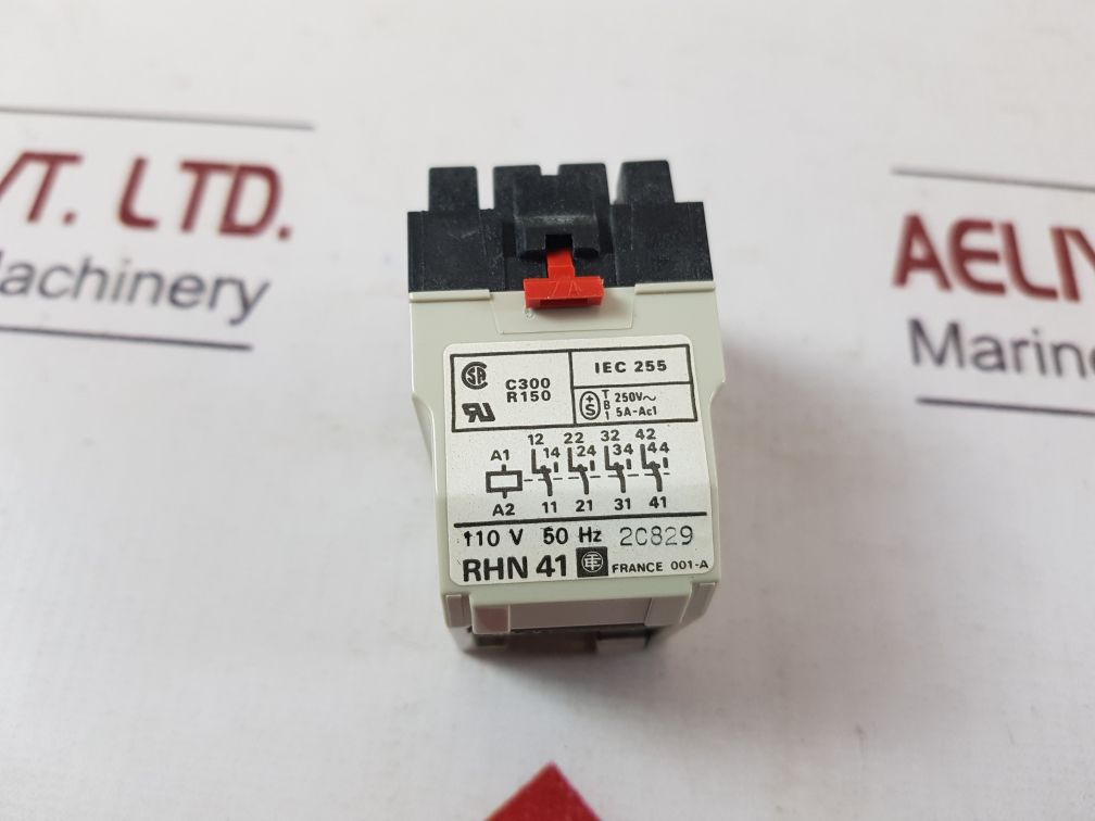 TELEMECANIQUE RHN 41 RELAY