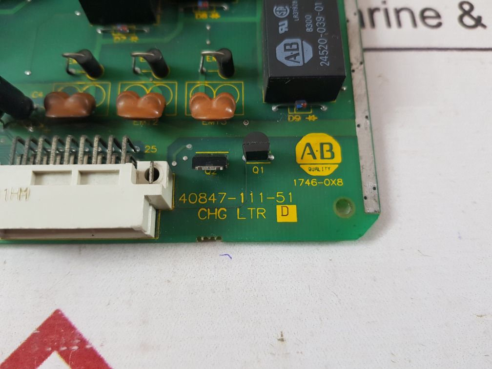 ALLEN-BRADLEY 1746-OX8 ISOLATED RELAY OUTPUT MODULE SER A