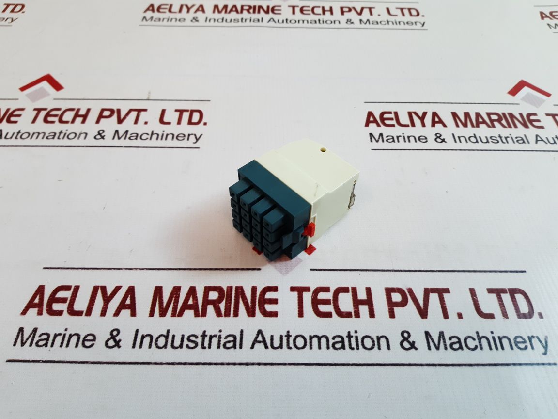 TELEMECANIQUE RHN41 RELAY R150