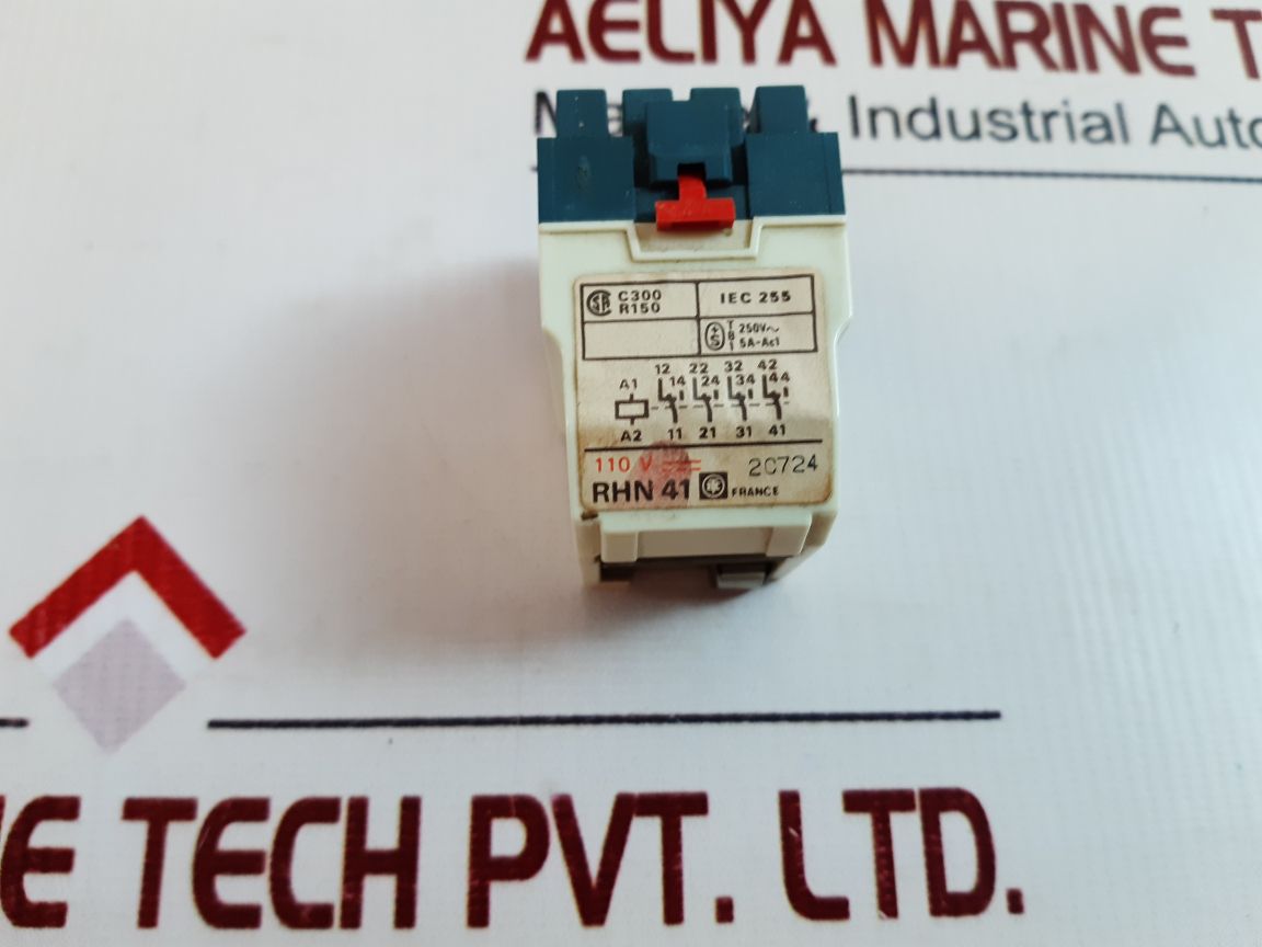 TELEMECANIQUE RHN41 RELAY R150