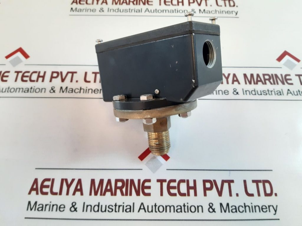 BAILEY & MACKEY 1381V PRESSURE SWITCH 250V Aeliya Marine