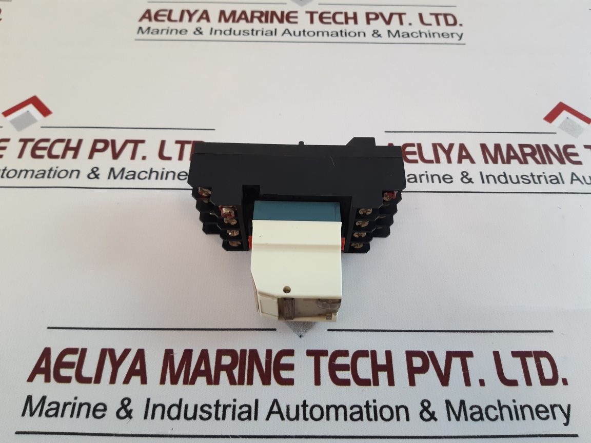 TELEMECANIQUE RHN 41 RELAY 250V