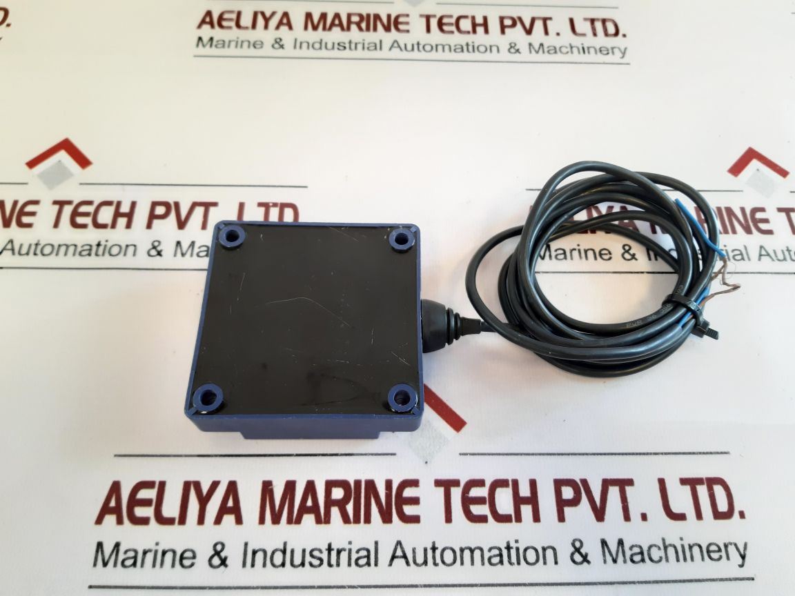 TELEMECANIQUE SCHNEIDER ELECTRIC SQUARE D XS8D1A1MAL2 PROXIMITY SENSOR