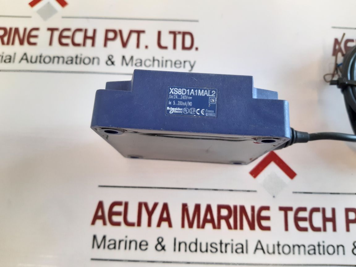 TELEMECANIQUE SCHNEIDER ELECTRIC SQUARE D XS8D1A1MAL2 PROXIMITY SENSOR