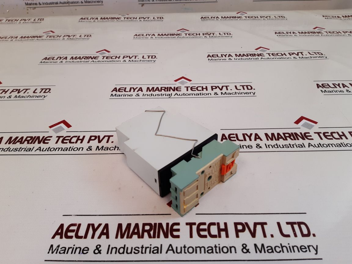 CARLO GAVAZZI PMB01DM24 MULTIFUNCTION TIMER RELAY WITH BASE IP20