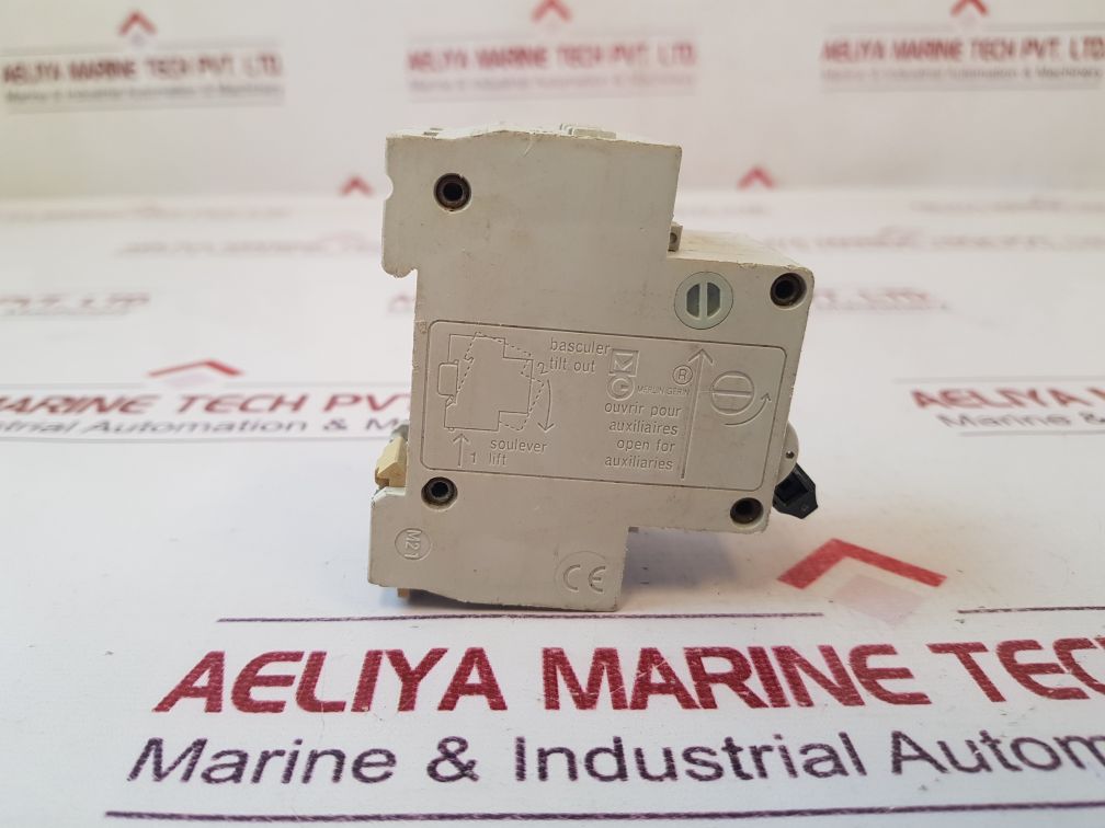 Merlin Gerin Multi 9 C32h-dc Circuit Breaker - Image 7