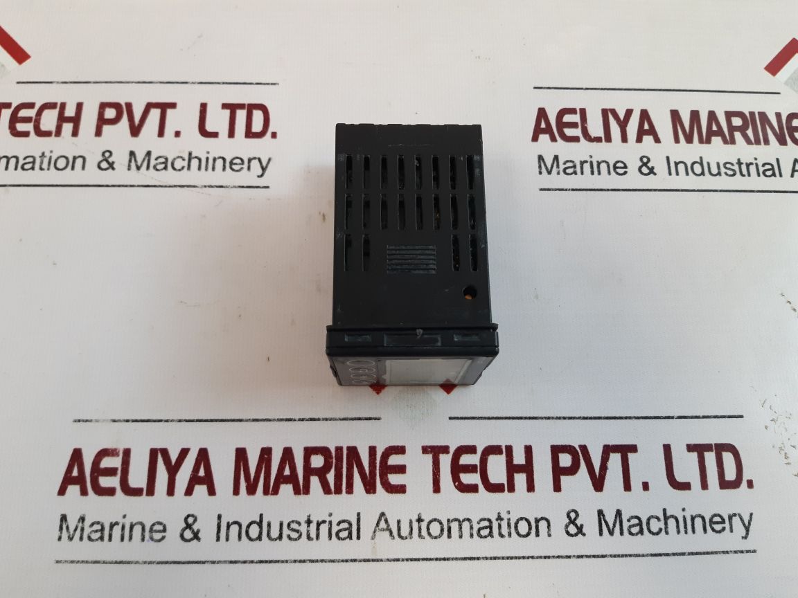 OMRON E5CN-R2T TEMPERATURE CONTROLLER