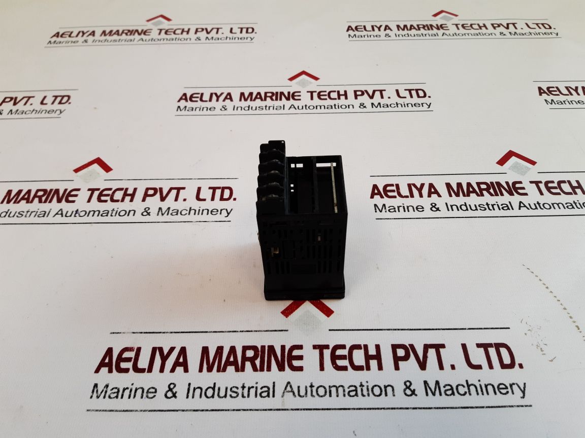 OMRON E5CN-R2T TEMPERATURE CONTROLLER