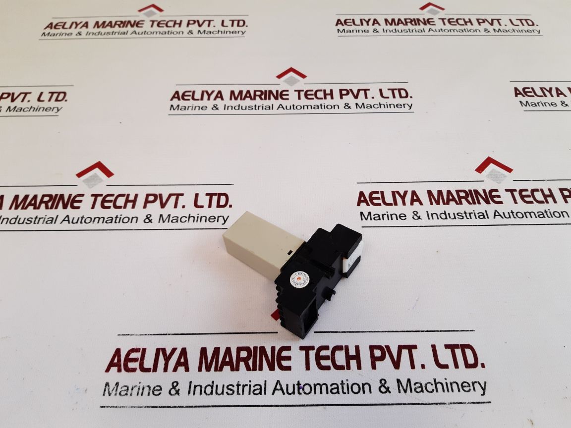 OMRON H3Y-4 TIMER WITH BASE 0 TO 10 SEC