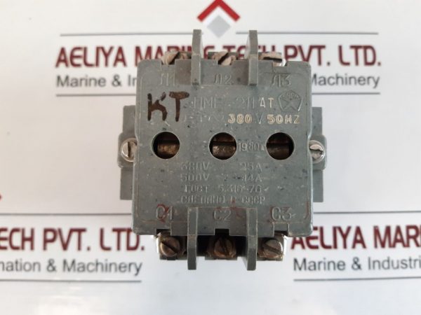Pme-211 At Electrical Contactor ~380v 50hz