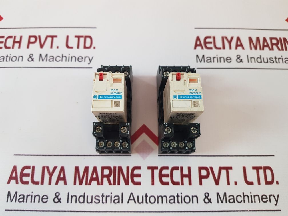 TELEMECANIQUE SCHNEIDER RXM4AB1P7 RELAY WITH BASE