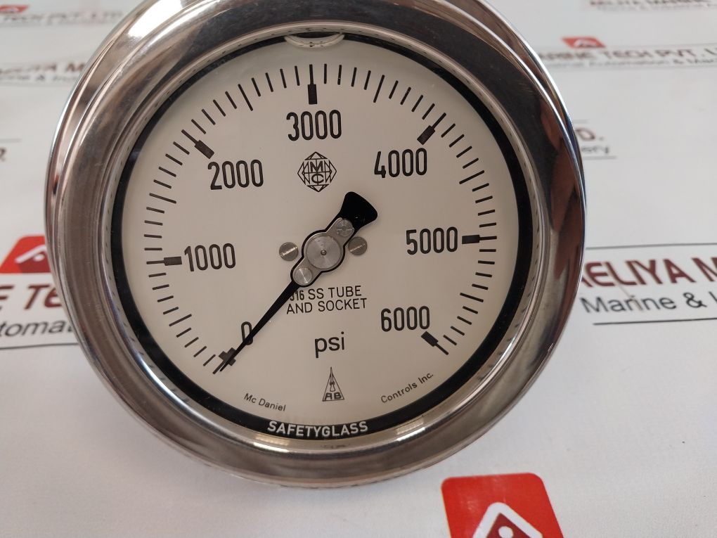 Mc Daniel 316 Ss Tube And Socket Pressure Gauge Aeliya Marine