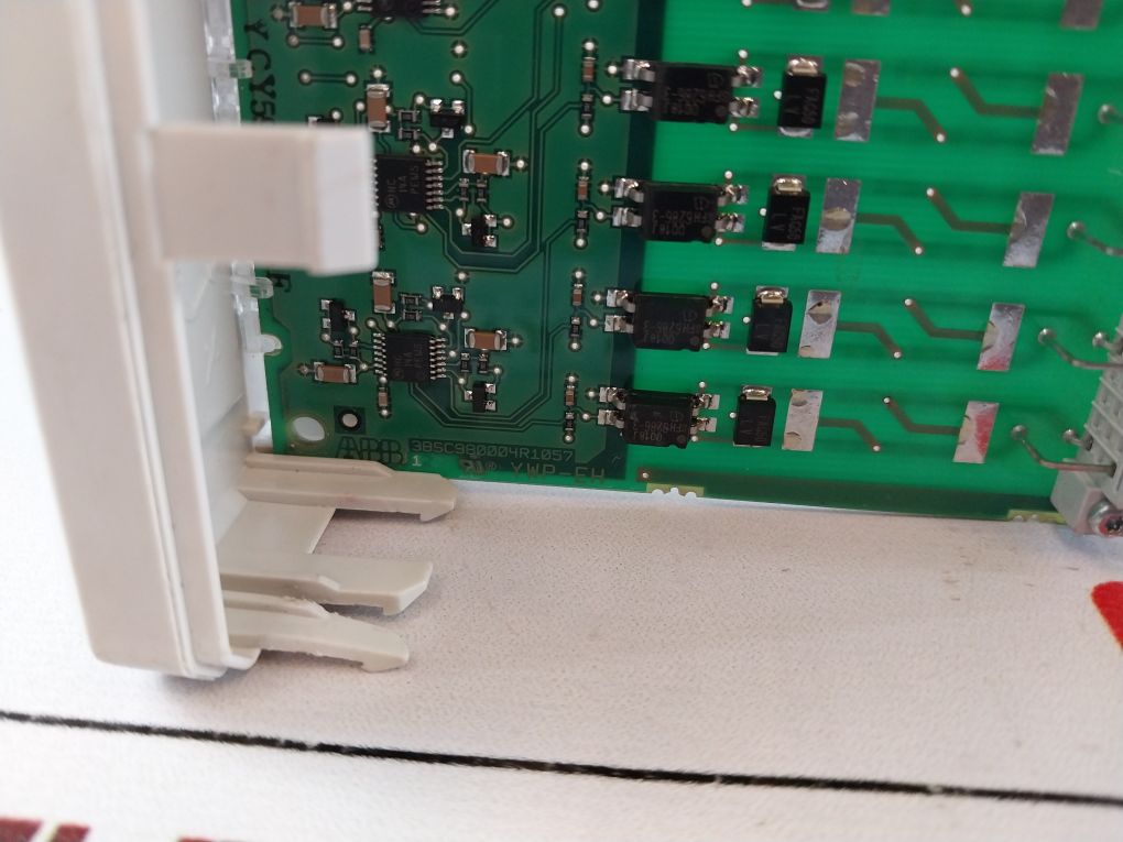 Abb Di825 Digital Input Module 3bse036374r1 - Image 9