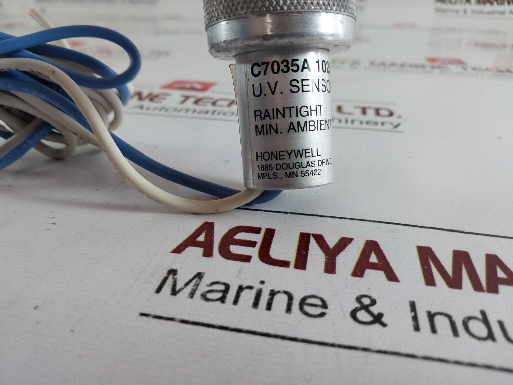 Honeywell C7035a 1023 Minipeeper Ultraviolet Flame Detectors - Image 6