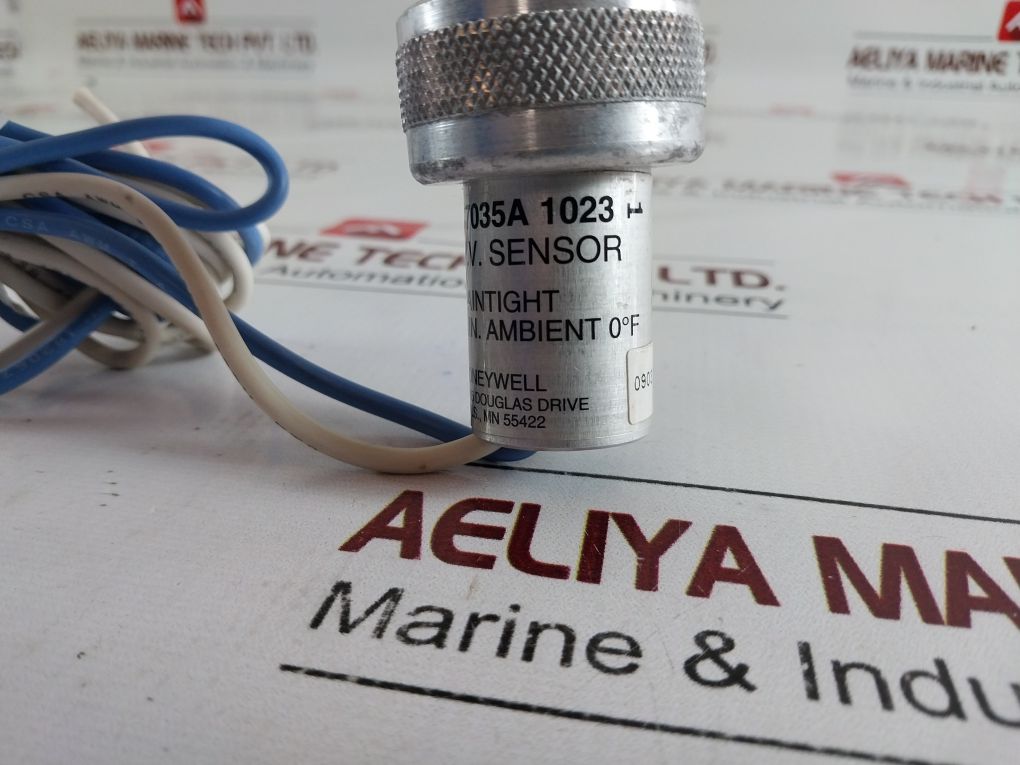 Honeywell C7035a 1023 Minipeeper Ultraviolet Flame Detectors - Image 7