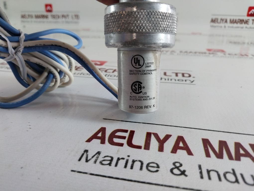 Honeywell C7035a 1023 Minipeeper Ultraviolet Flame Detectors - Image 9