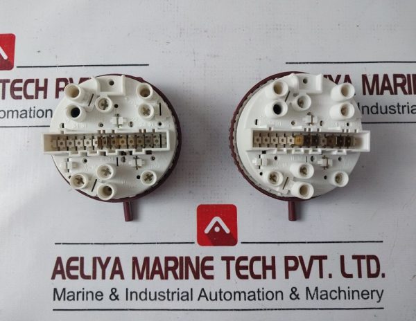 792166 4718859-12 125/250v