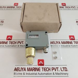 TRAFAG 900.2672.900 PRESSURE SWITCH