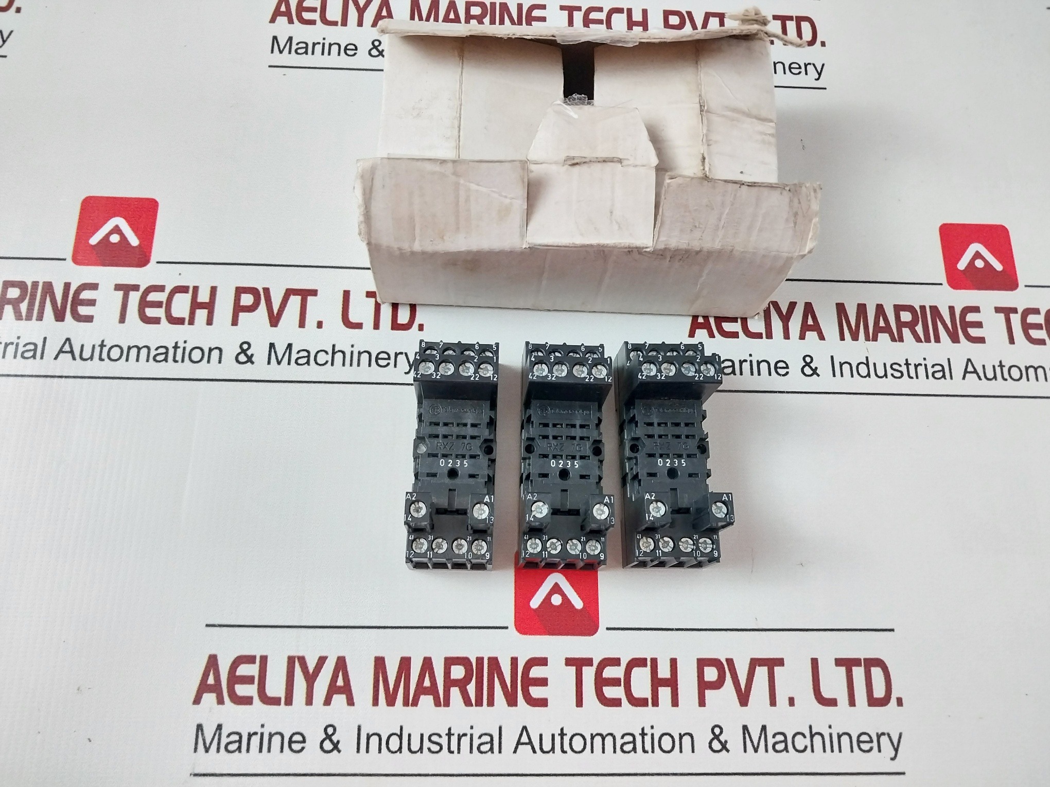 Telemecanique Rxz 7g Relay Socket