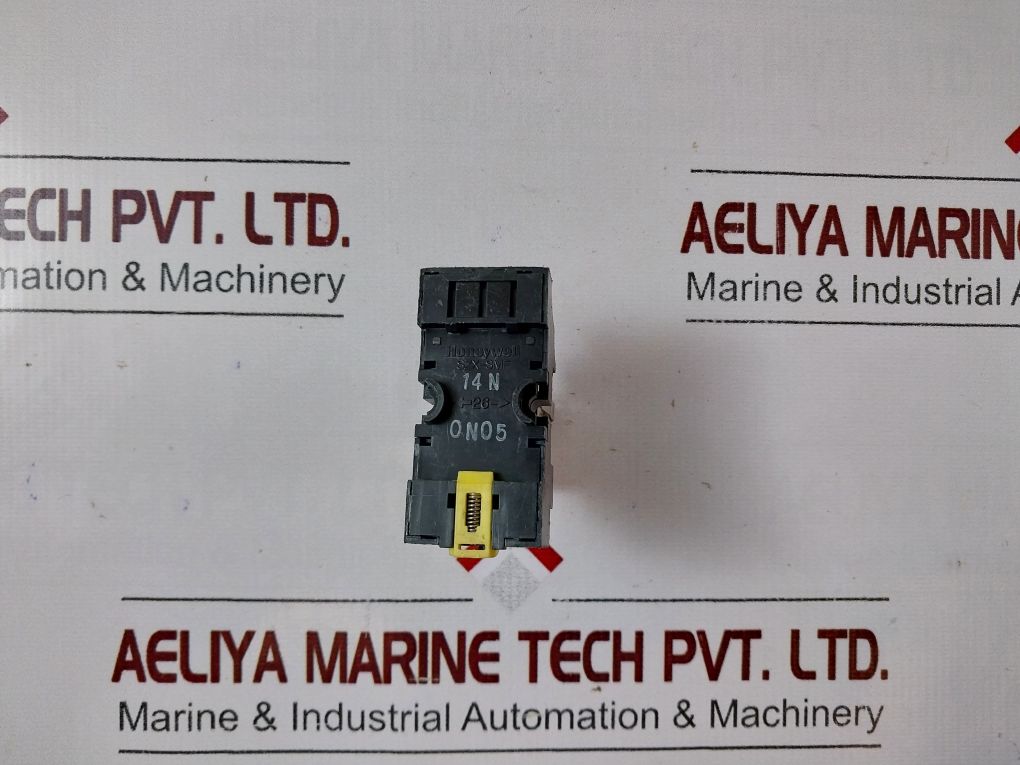 Honeywell Szr-my4-1 Relay With Socket - Image 3