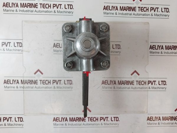 R-35135 35903129 VALVE