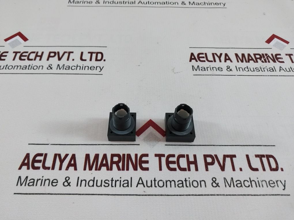 Schlegel Qxtll Pushbutton Lamp Holder - Image 5