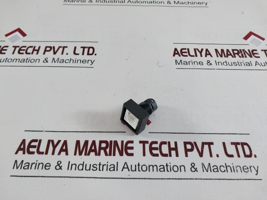 Schlegel Qxtll Pushbutton Lamp Holder - Image 6