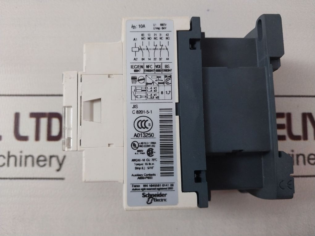 Telemecanique Schneider Electric Cad32 Control Relay 690v - Aeliya Marine