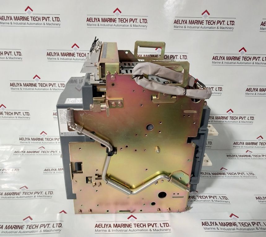 Hyundai Hian 08 Air Circuit Breaker - Image 3