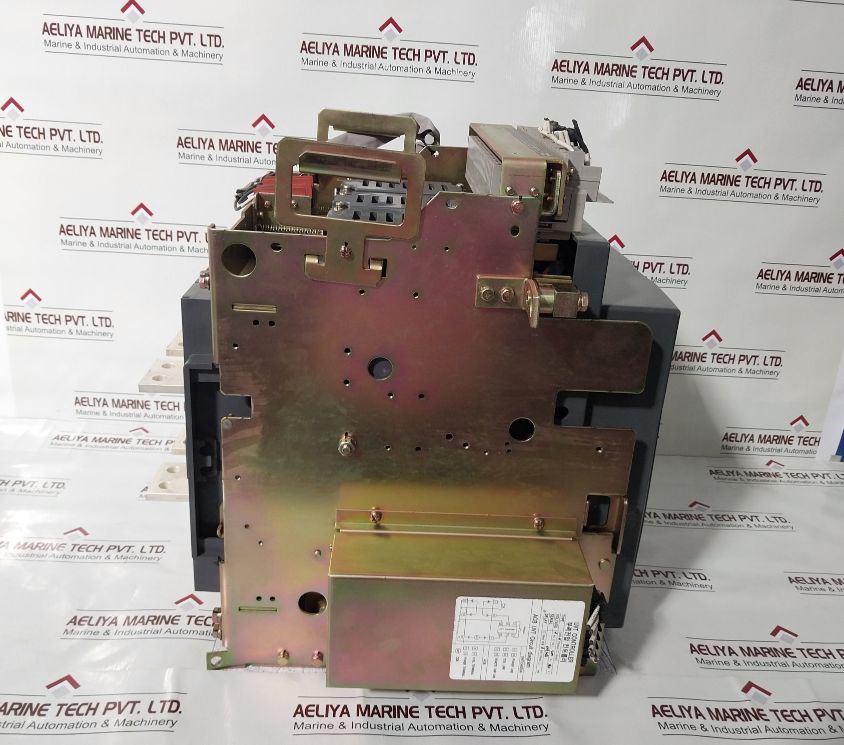 Hyundai Hian 08 Air Circuit Breaker - Image 9