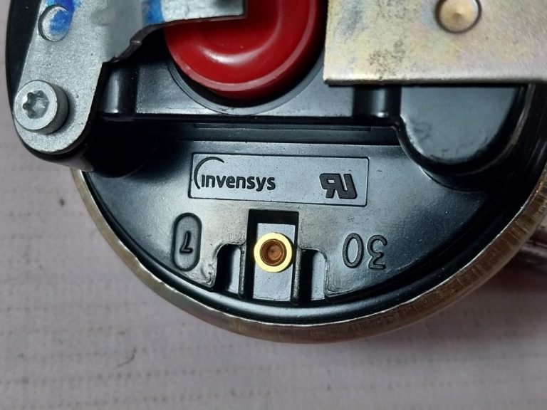 Invensys 738-719-5 Pressure Switch - Aeliya Marine