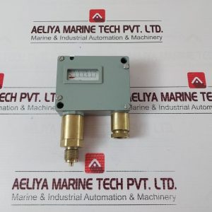 TRAFAG 900.2377.904 PRESSURE SWITCH