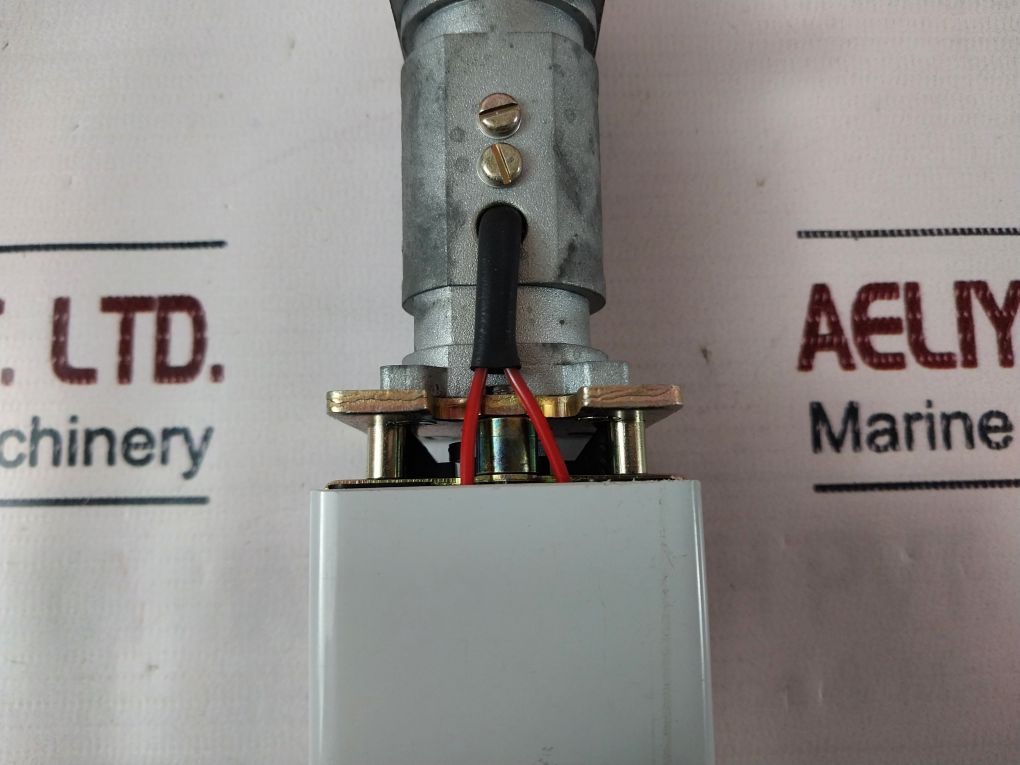 976112 Switch Tpl (Light Push Turn) - Image 12