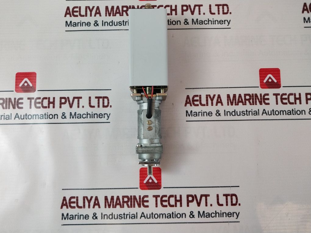 976112 Switch Tpl (Light Push Turn) - Image 6