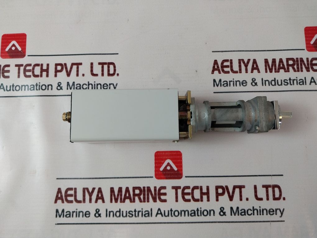 976112 Switch Tpl (Light Push Turn) - Image 8