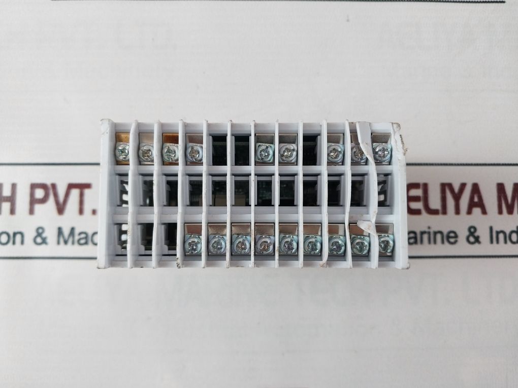 Yokogawa Um33a Digital Indicator - Image 11