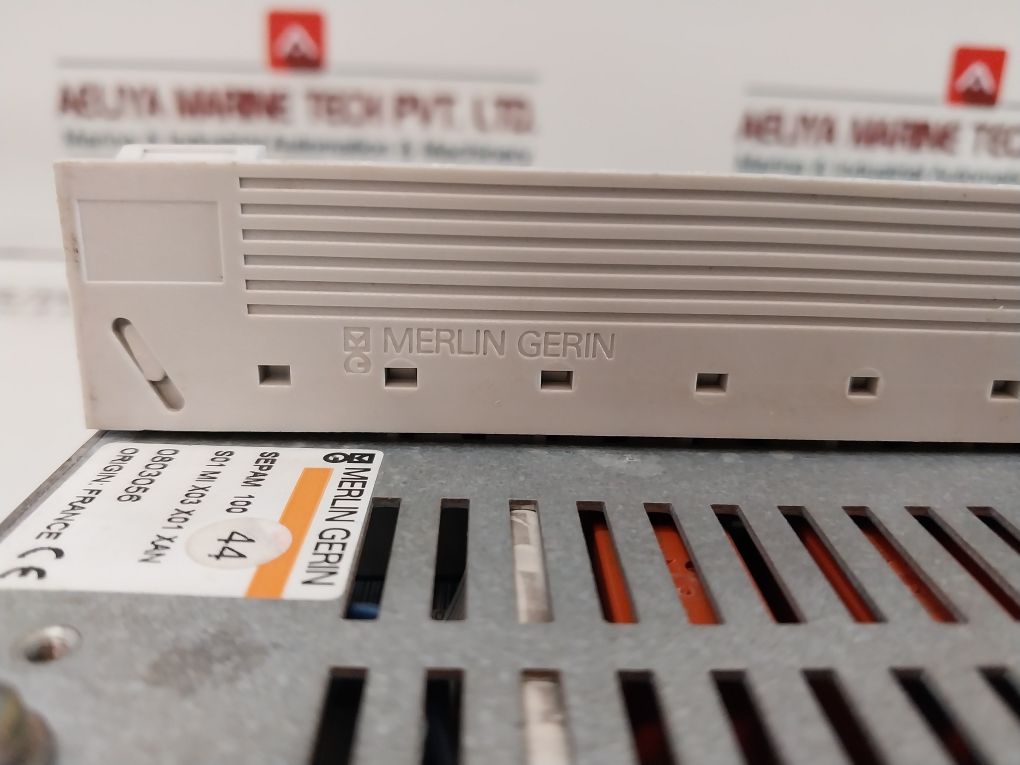 Merlin Gerin Sepam 100 Control Panel - Image 9