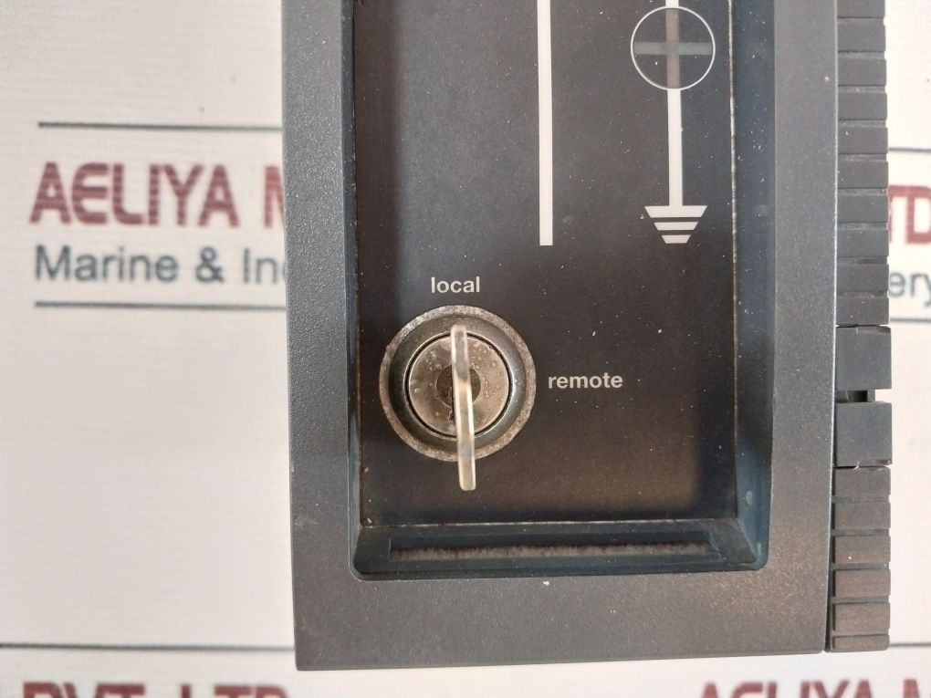 Merlin Gerin Sepam 100 Control Panel - Image 10