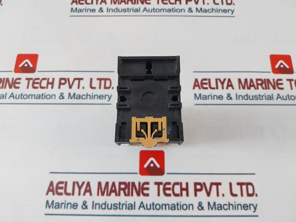 Omron H3cr-a Timer With Base 2257m - Image 5