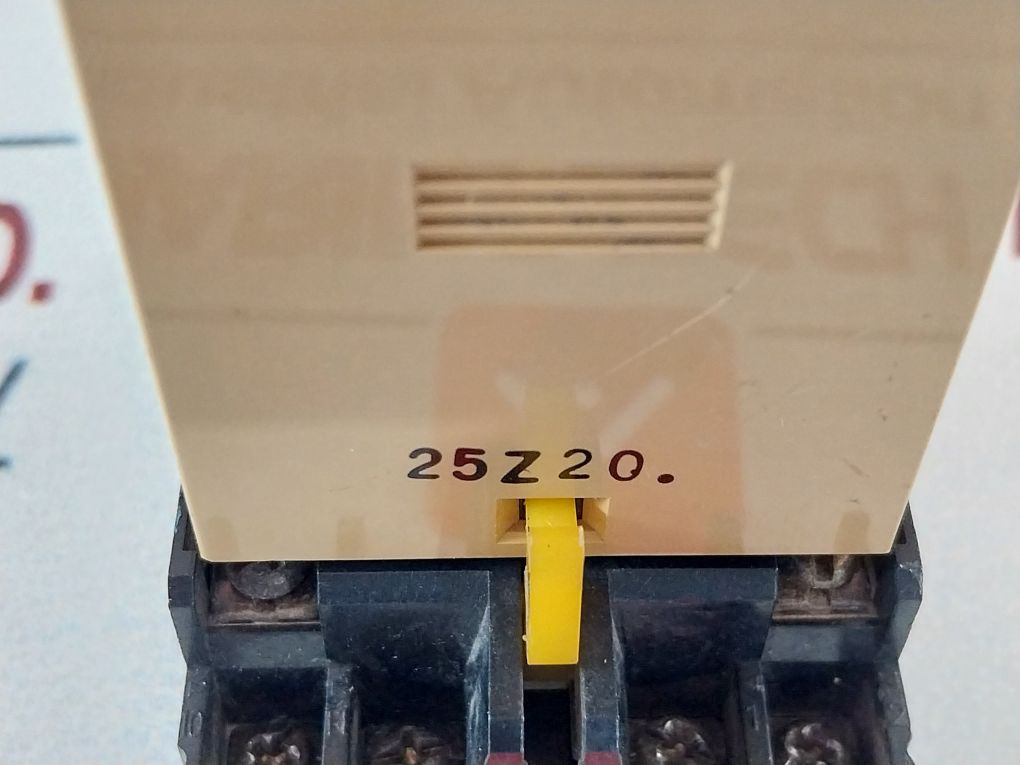 Omron H3cr-a Timer With Base 2257m - Image 7