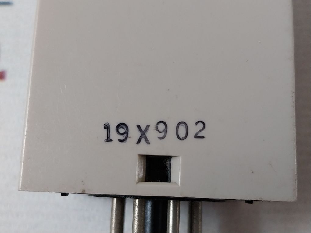 Omron H3cr-g8el Timer 0-60 Sec - Image 10