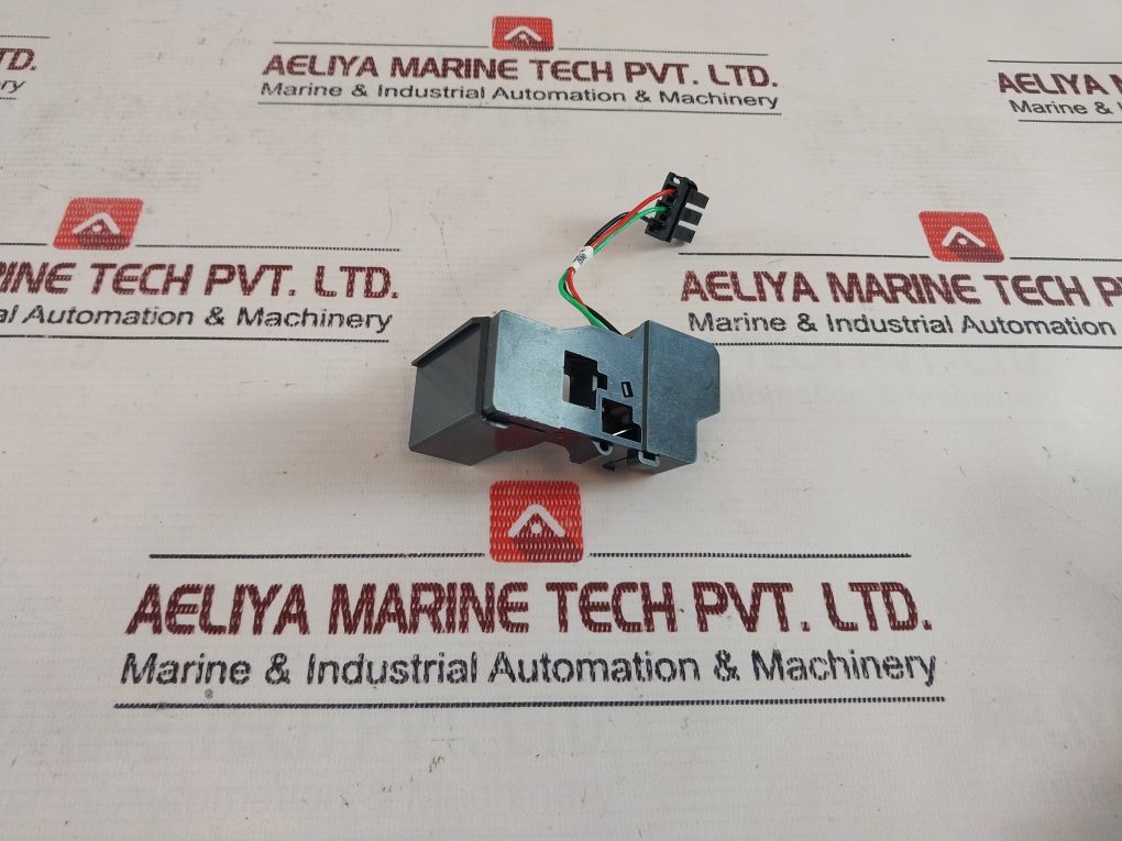 Schneider Electric 47916 Auxiliary Contact - Image 3