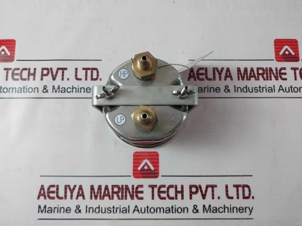 Wika Johnson Controls 1541.212 Pressure Gauge - Image 4