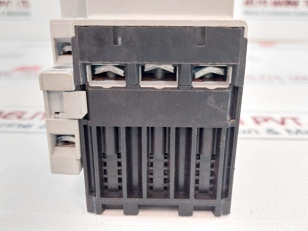 Allen-bradley 140m-d8n-c10 Motor Protection Circuit Breaker - Image 12