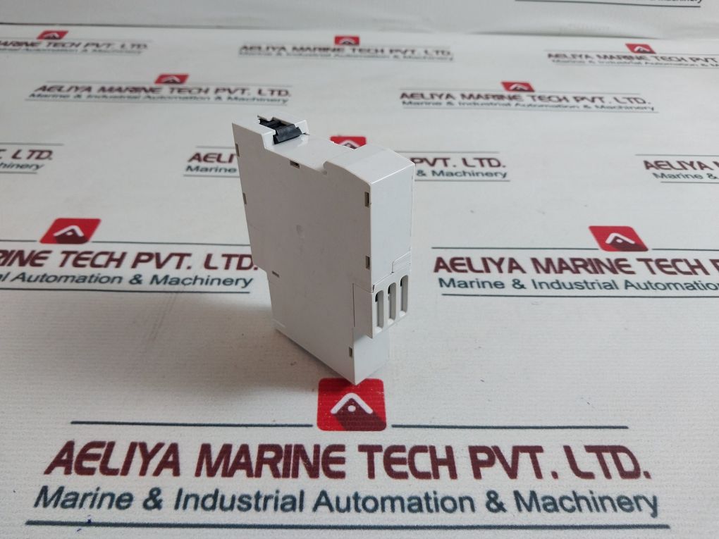 Crouzet 88 865 125 Time Delay Relay - Image 6